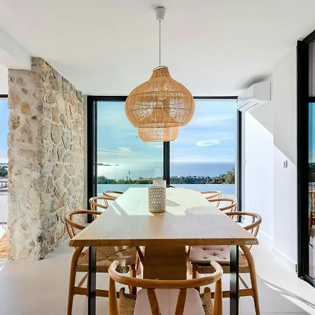 Contemporary With Sea View Vakantiehuis