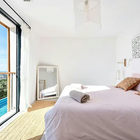 Contemporary With Sea View *